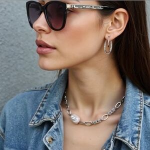 NEW! Elegant Silver Plated Baroque Pearl & Link Chain Choker Necklace